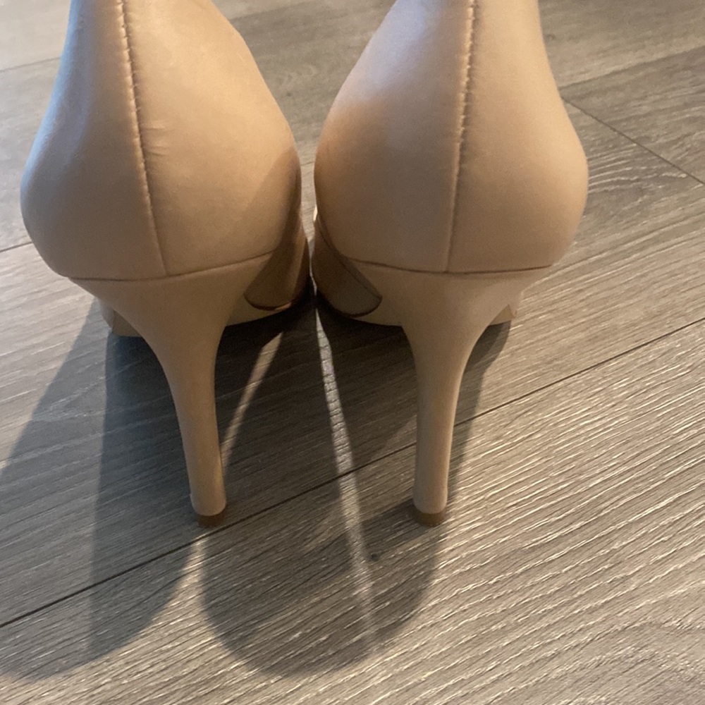Beige Pointed Toe Pump - Picture 2 of 4